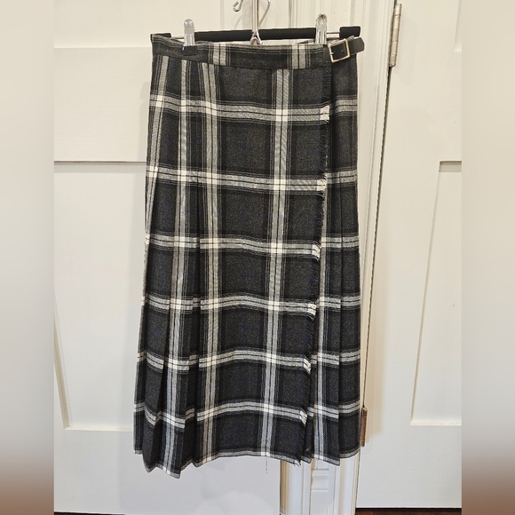 St Michael's girls pleated plaid skirt long grey, white blue size 12 Vintage - Picture 4 of 11